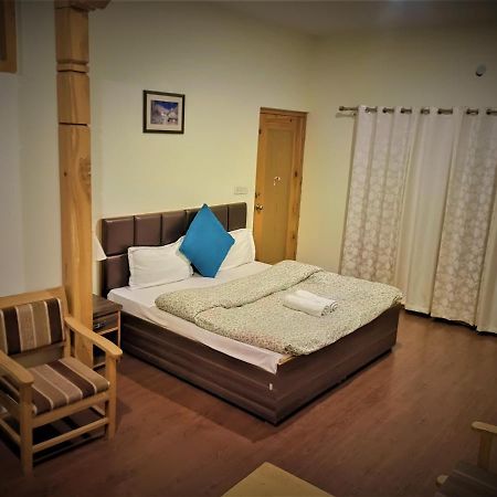 Niri-La Guest House เลห์ ภายนอก รูปภาพ