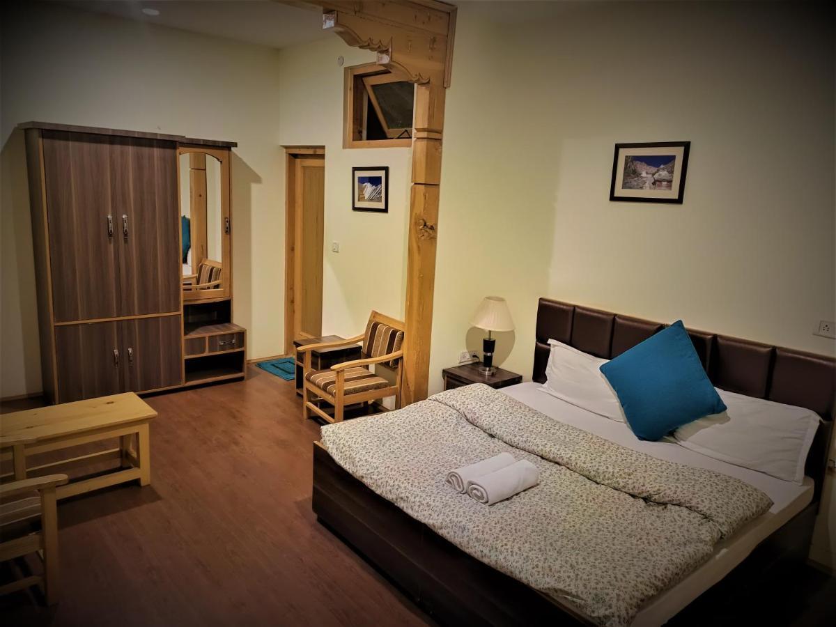 Niri-La Guest House เลห์ ภายนอก รูปภาพ